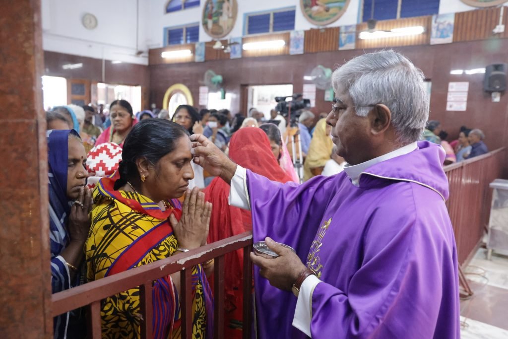 This year Ash Wednesday falls on Feb 22 , which officially begins Lent, the 40-day period when Catholics and other Christians line up at local churches to receive a symbol of their faith displayed upon their foreheads. According to historical records, this has been happening since the time of Pope Gregory the Great (590 – 604 AD). In modern times, the wearing of ashes on the head is considered a reminder of mortality and a sign of sorrow for sin. However, it should be pointed out before we go on any further that if you are in Italy on Ash Wednesday, you may wonder why in a country that is predominantly Roman Catholic one doesn’t see ashes on people’s foreheads.